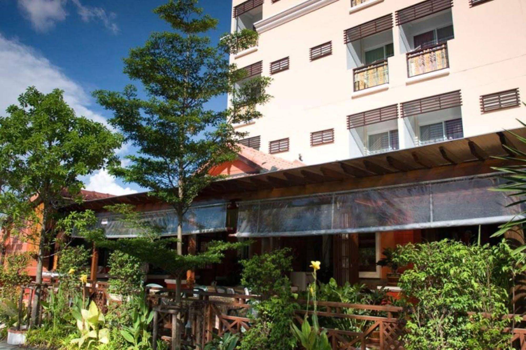 Oyo 280 Thai Garden Resort Bangkok Esterno foto