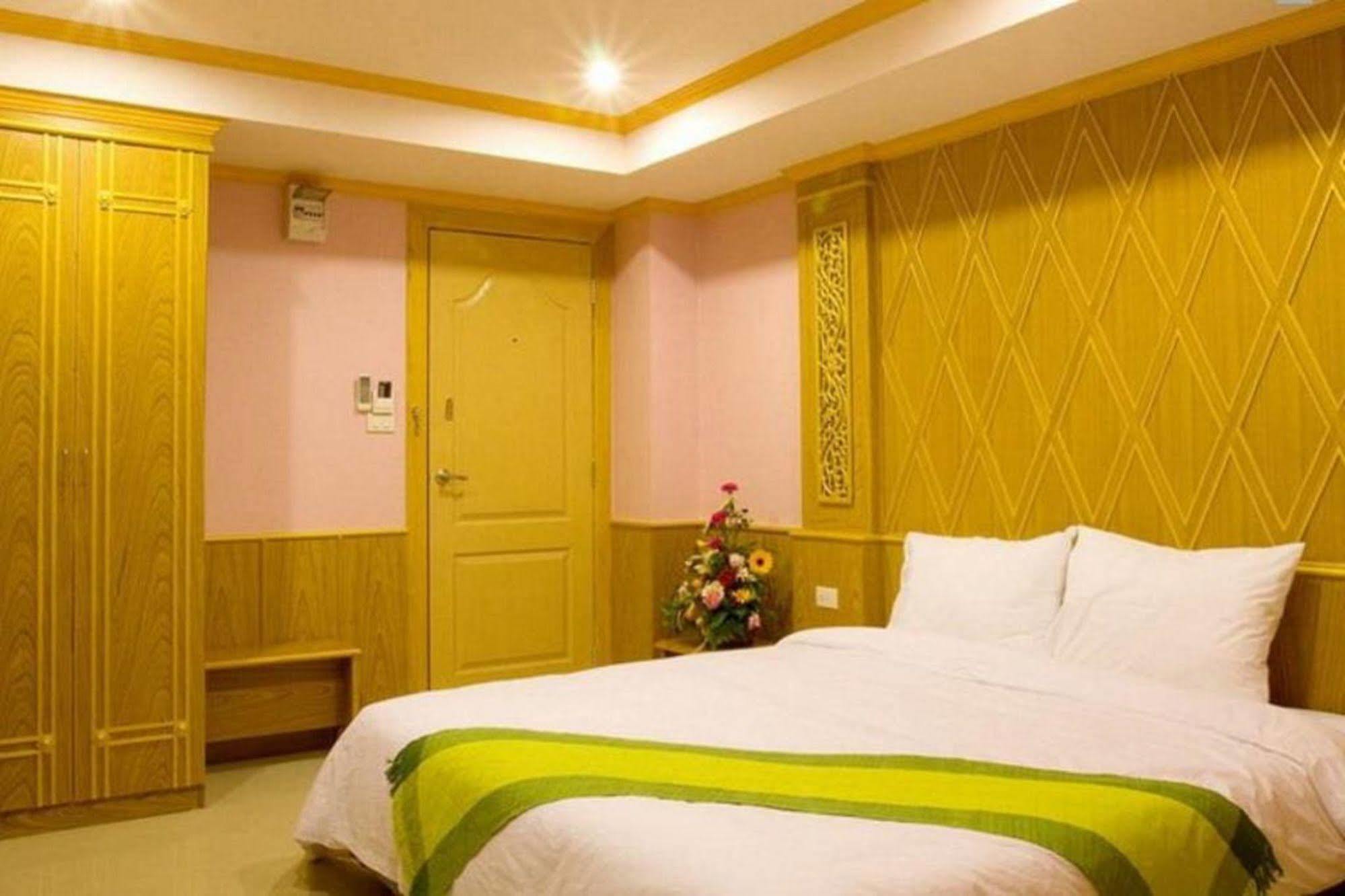 Oyo 280 Thai Garden Resort Bangkok Esterno foto